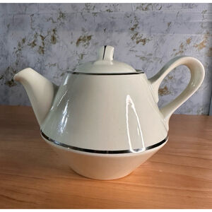 1950s ERA BALLERINA TEA POT BY UNIVERSAL PLATINUM PATTERN
